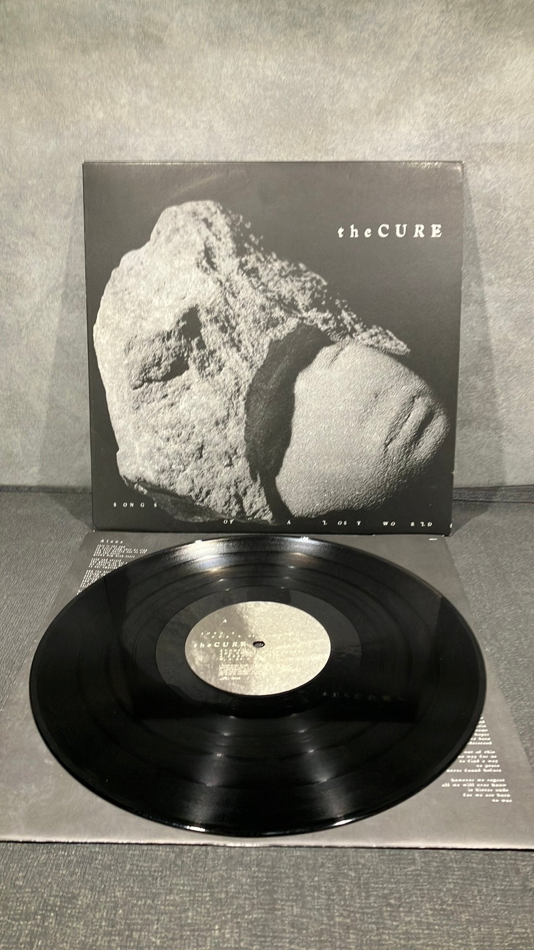 The Cure. — Songs of a Lost World, Cd's en Dvd's, Vinyl | Rock, Inclusief binnenhoes, Ophalen of Verzenden, Zo goed als nieuw