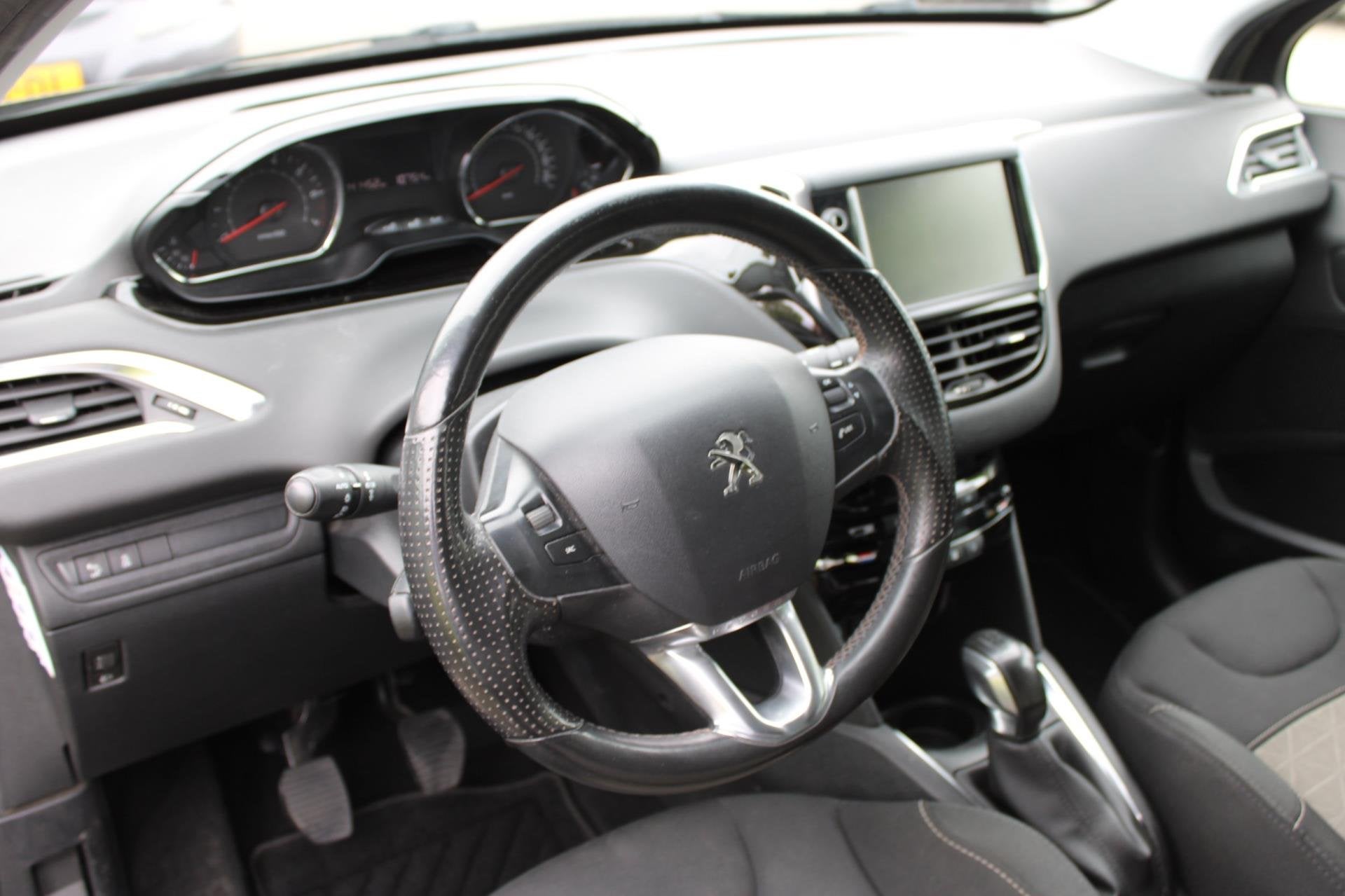 Peugeot 208 1.2 VTi 5-DEURS OXYGO-uitv/CLIMA AIRCO/ISOFIX/CR, Voorwielaandrijving, Euro 5, Stof, Gebruikt