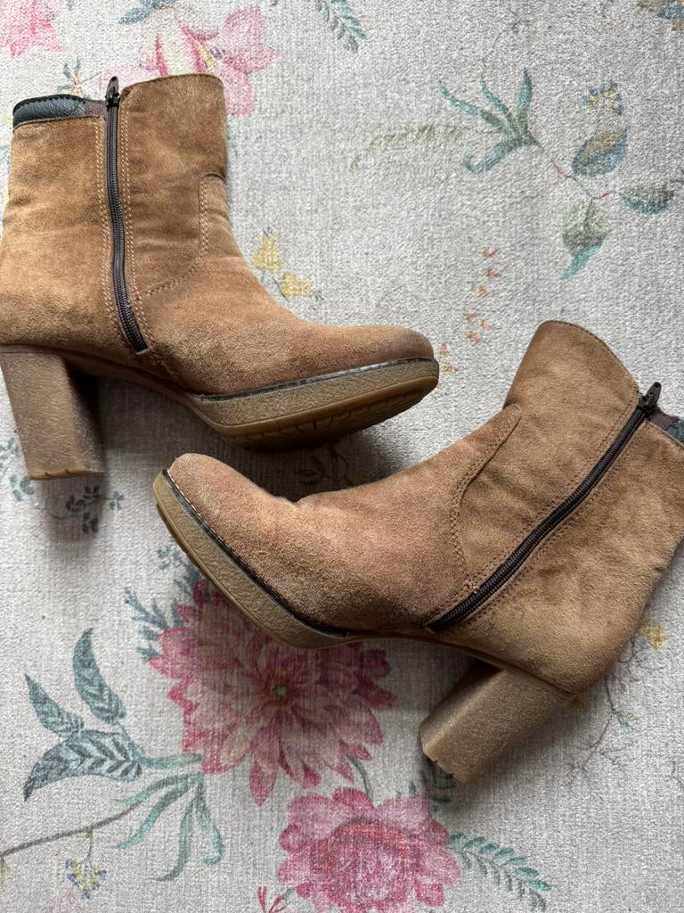 Suede laarsjes Manas 39, Bruin, Lage of Enkellaarzen, Ophalen of Verzenden, Zo goed als nieuw