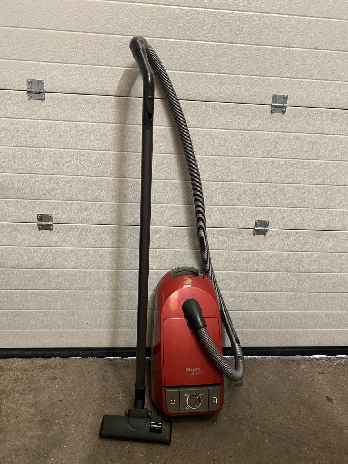 Miele stofzuiger , 1400 watt, Witgoed en Apparatuur, Stofzuigers, Ophalen of Verzenden, Gebruikt, 1200 tot 1600 watt