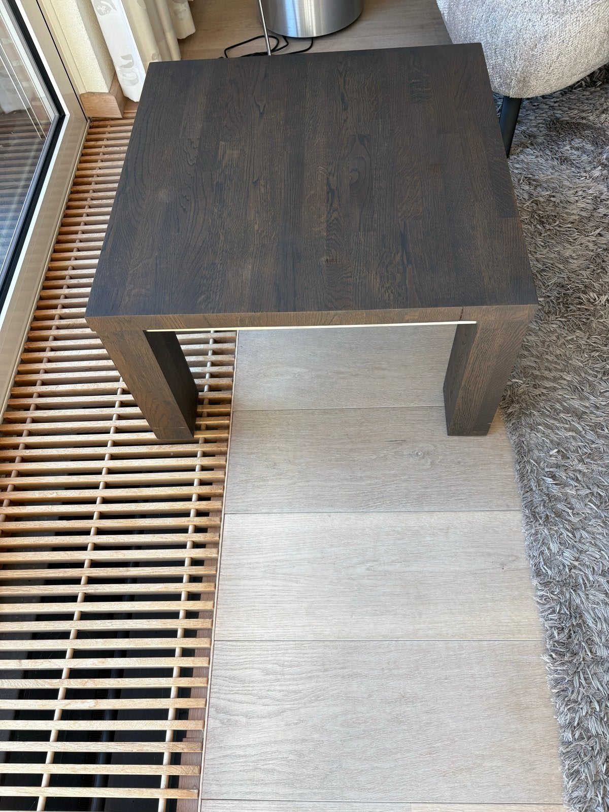 Stijlvolle donkerbruine salontafel of hoektafel, Huis en Inrichting, Tafels | Salontafels, Ophalen, Zo goed als nieuw, Vierkant