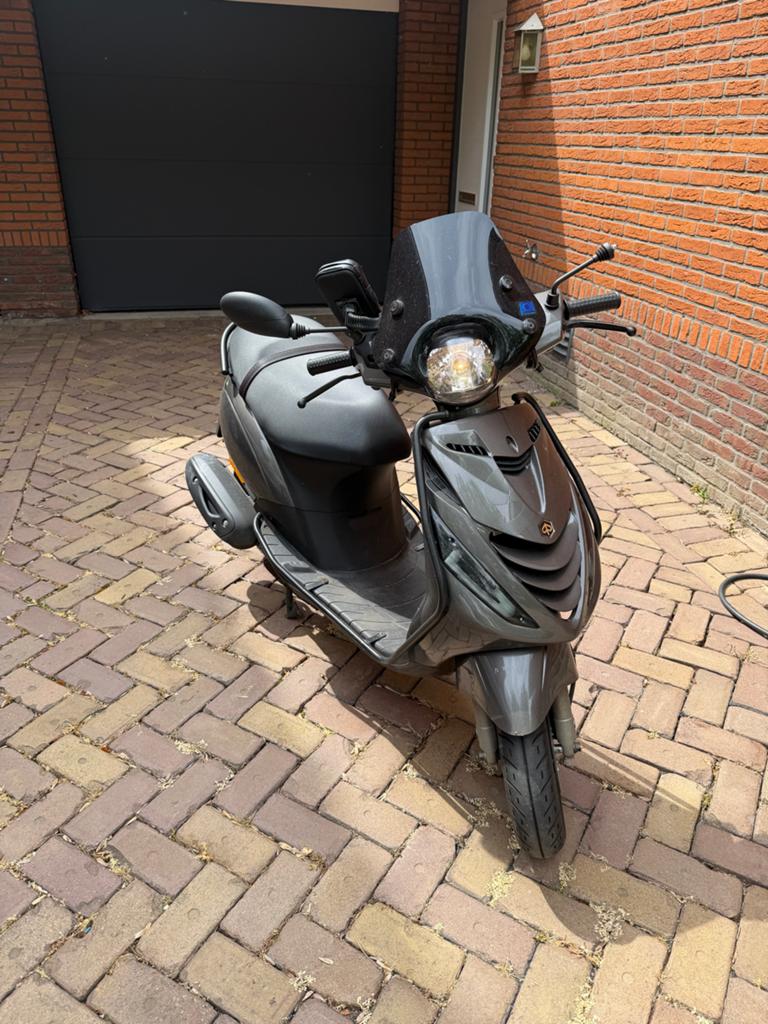 Piaggio Zip 4T grijs, Ophalen, Gebruikt, Maximaal 45 km/u, Zip
