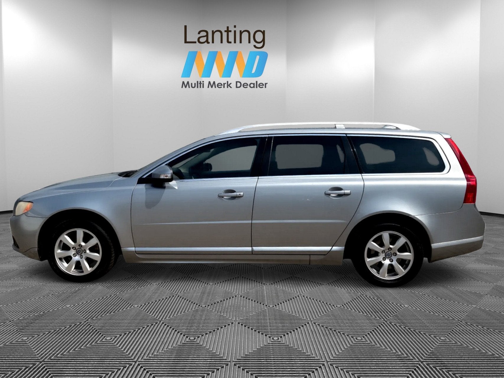 Volvo V70 2.4 D5 Summum, Auto's, Gebruikt, Zwart, 2000 kg, Diesel