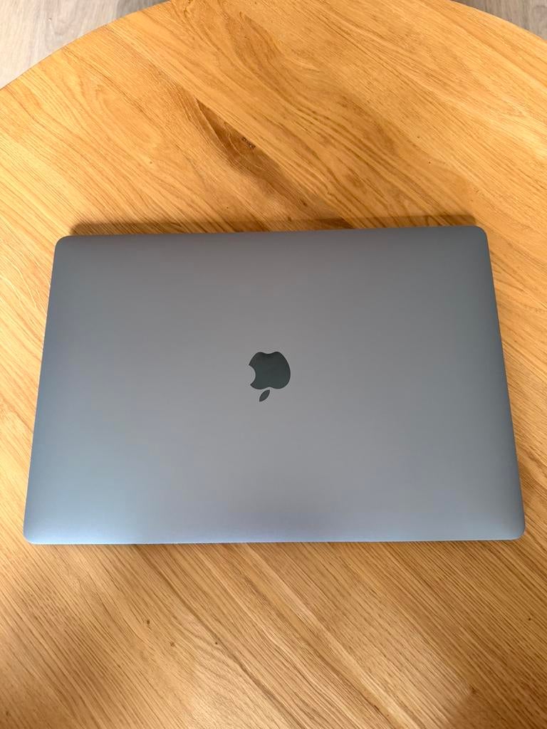 MacBook Pro 15″ 2019 | i7 | 16GB | 256GB | Barneveld, Gebruikt, 256 GB, 2 tot 3 Ghz, 16 GB