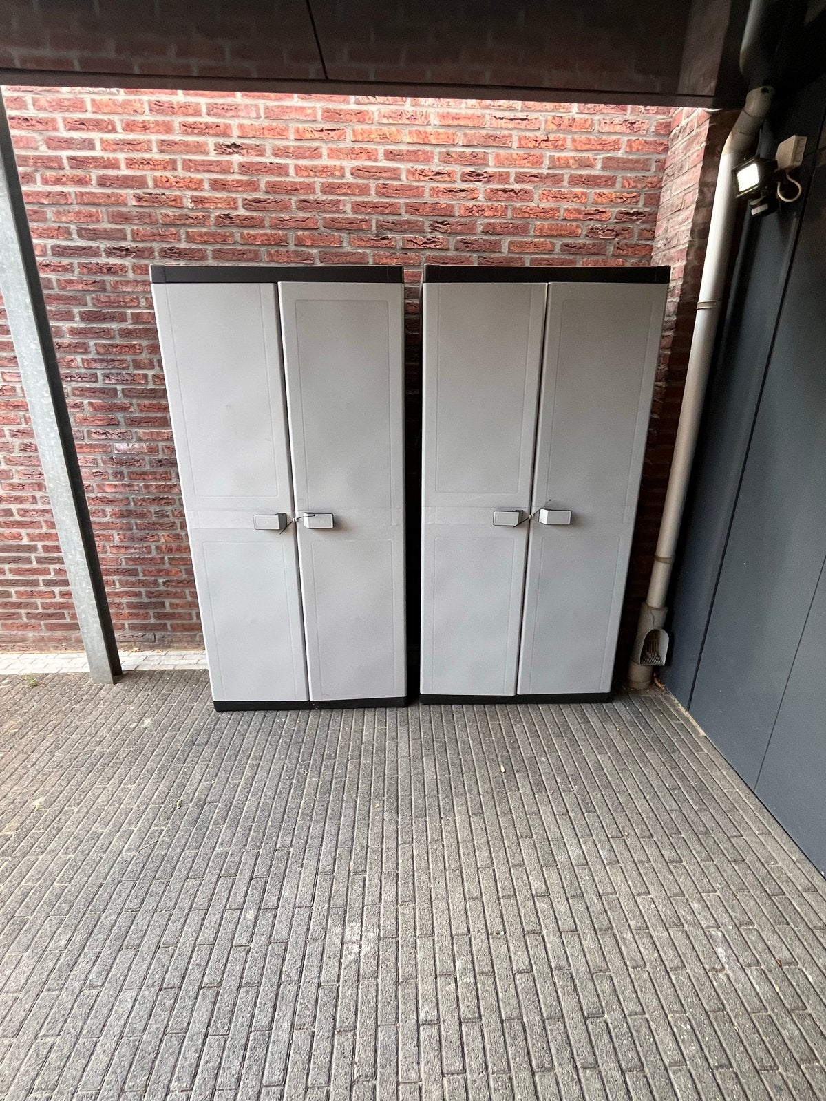Gratis af te halen: Twee kunststof opbergkasten, Ophalen, Kunststof, Gebruikt, 50 tot 100 cm