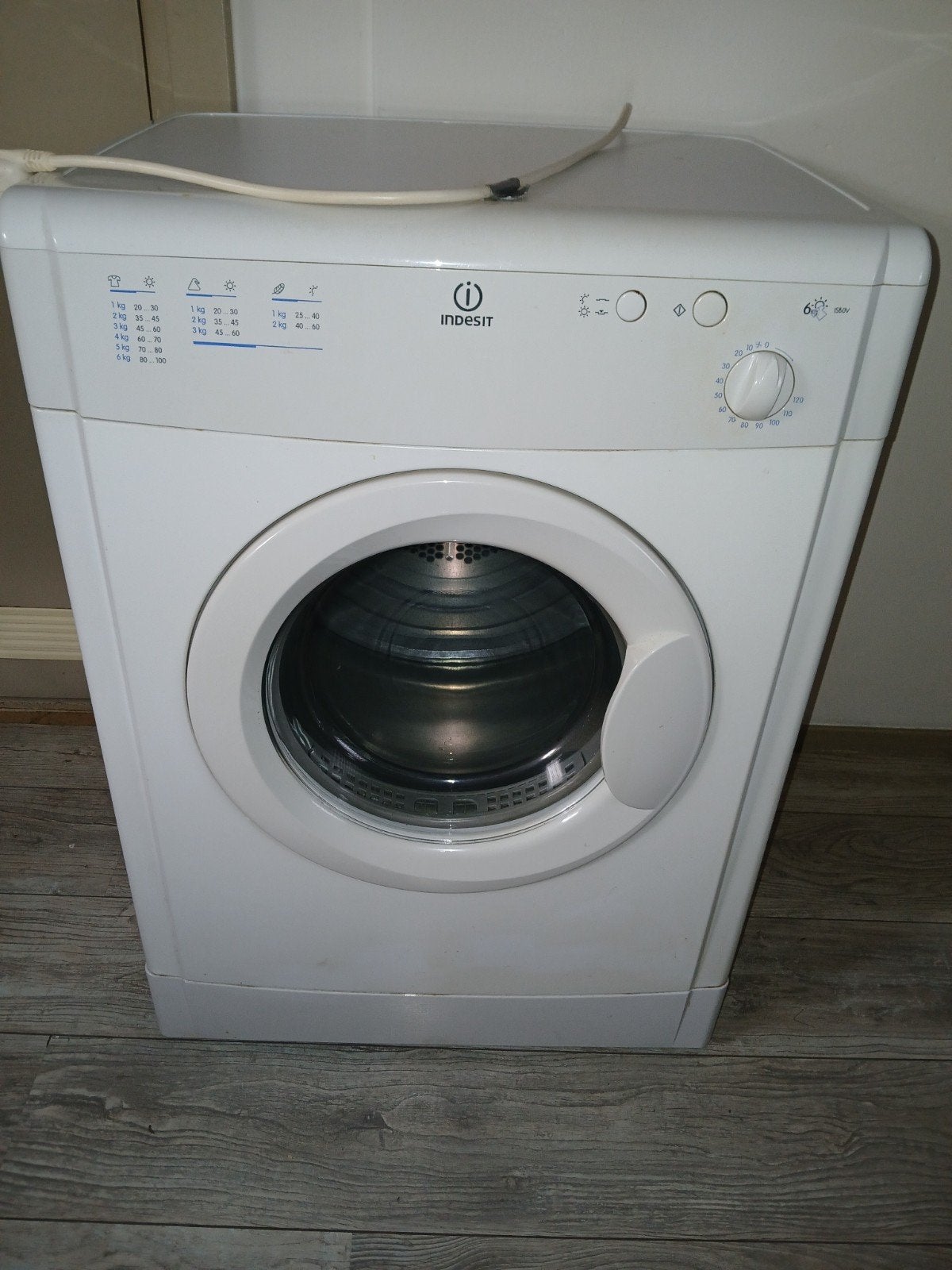 Indesit droger te koop met afvoerslang, Witgoed en Apparatuur, Ophalen, 6 tot 8 kg, Luchtafvoer, Zo goed als nieuw
