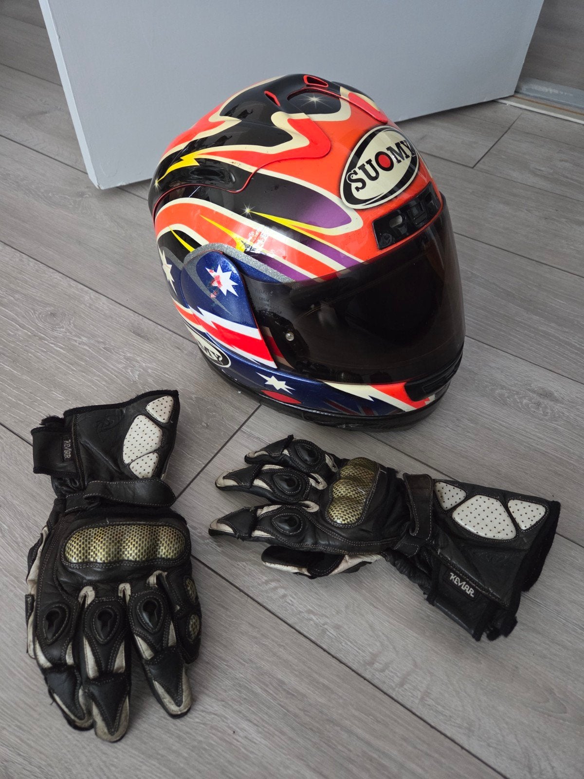 Suomy integraalhelm met Kevlar handschoenen, Ophalen of Verzenden, Tweedehands, Integraalhelm