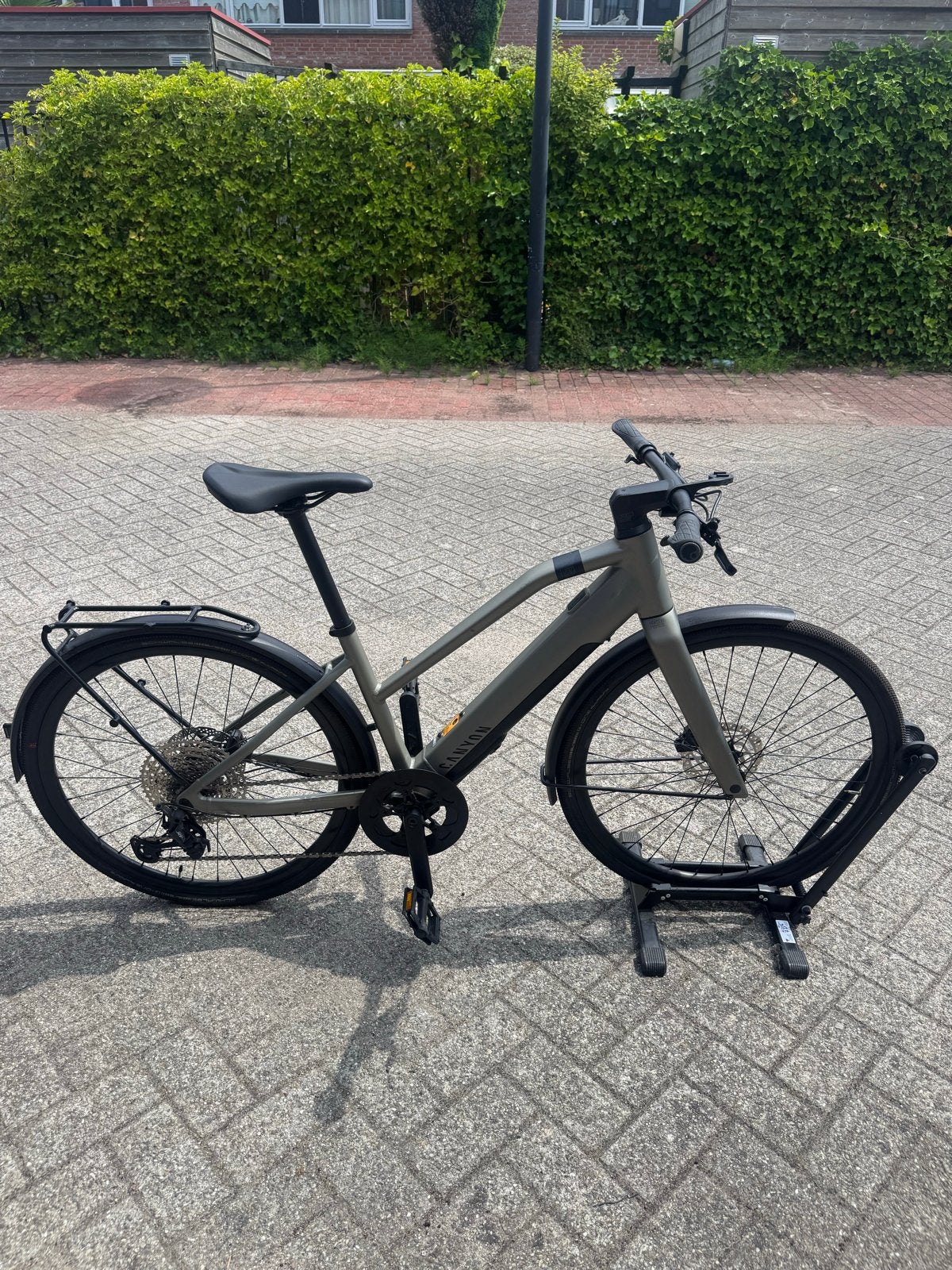 Canyon Commuter:ON 7 WMN | champagne kleur ebike, Minder dan 10 versnellingen, Zo goed als nieuw, Schijfrem, Ophalen
