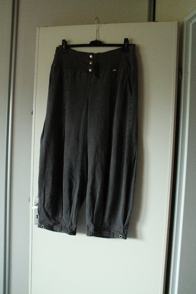 Broek RIMINI. Maat 3, Zwart, Maat 42/44 (L), Ophalen of Verzenden, Zo goed als nieuw