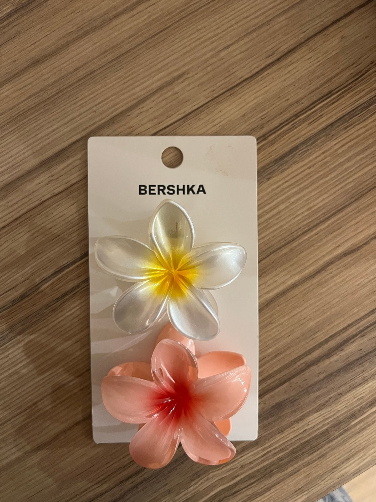 Bershka Bloemen Haarclips - Nieuw, Ophalen of Verzenden, Nieuw