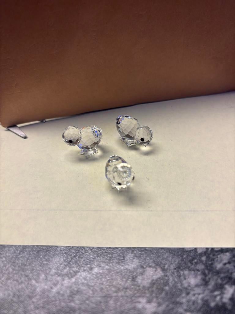 Swarovski Mini Kuikens (Set van 3) - Retired 2006, Verzamelen, Swarovski, Ophalen of Verzenden, Zo goed als nieuw, Figuurtje