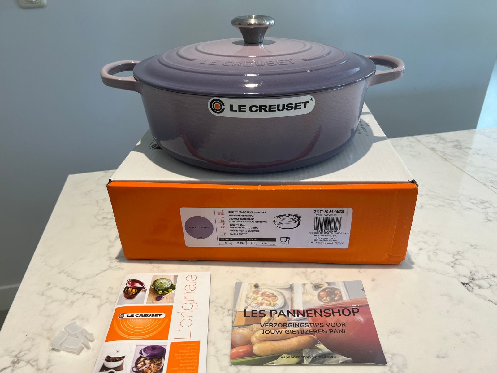 Nieuwe Le Creuset Risotto pan Bleu Berry Purple 30 cm, Huis en Inrichting, Keuken | Potten en Pannen, Nieuw, Ophalen of Verzenden