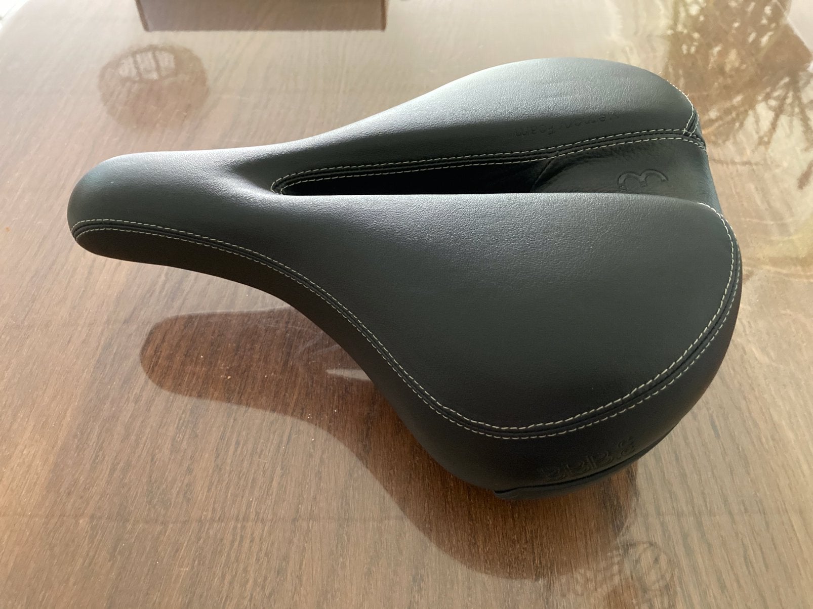 Nieuw BBB SoftShape Relaxed Anatomisch Zadel, Fietsen en Brommers, Ophalen, Zadel, Stadsfiets, Nieuw