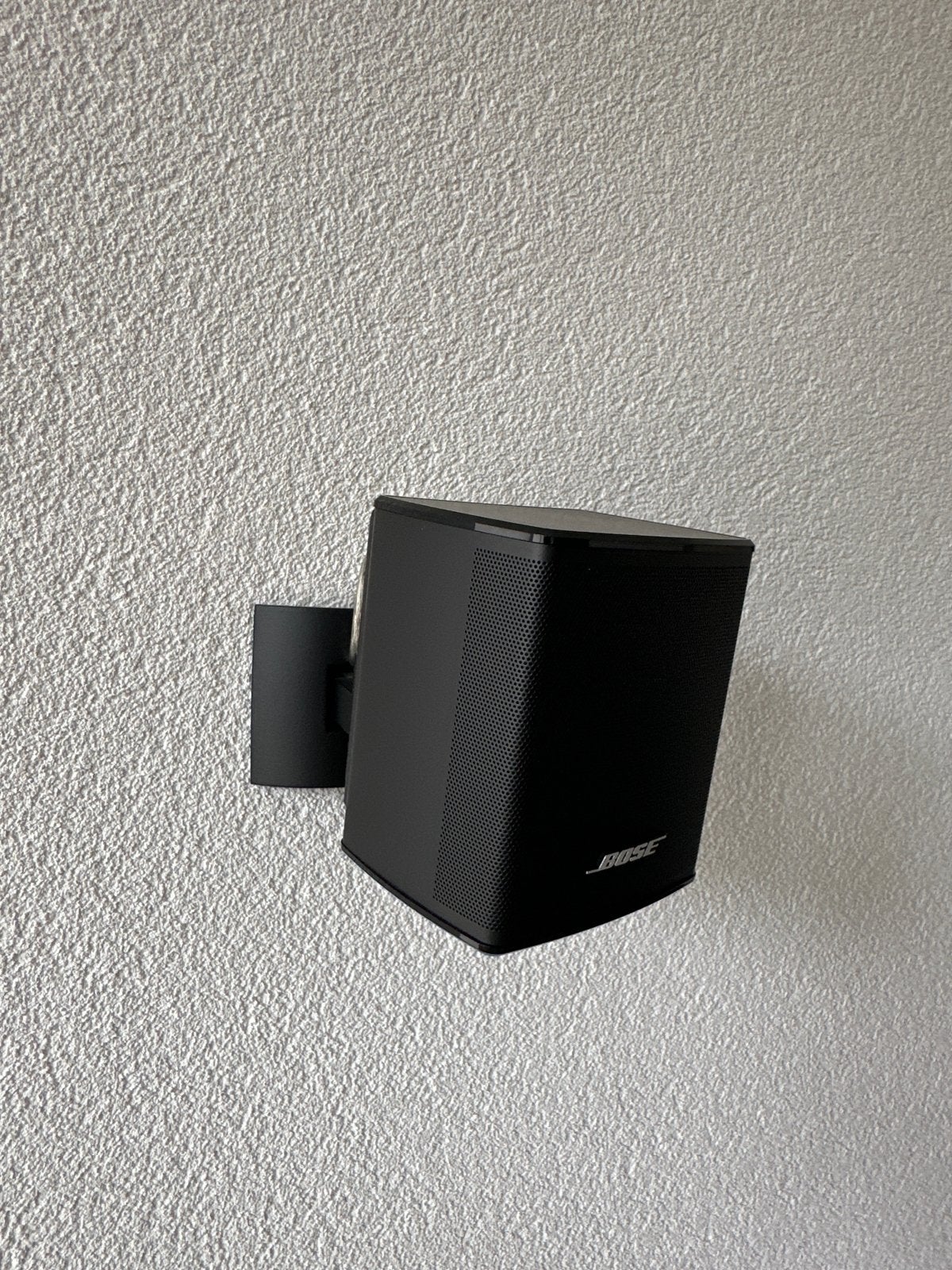 Bose Speakerset met draadloze zenders en muurbeugels, Gebruikt, Speakerset, Ophalen of Verzenden, Inclusief muurbeugels