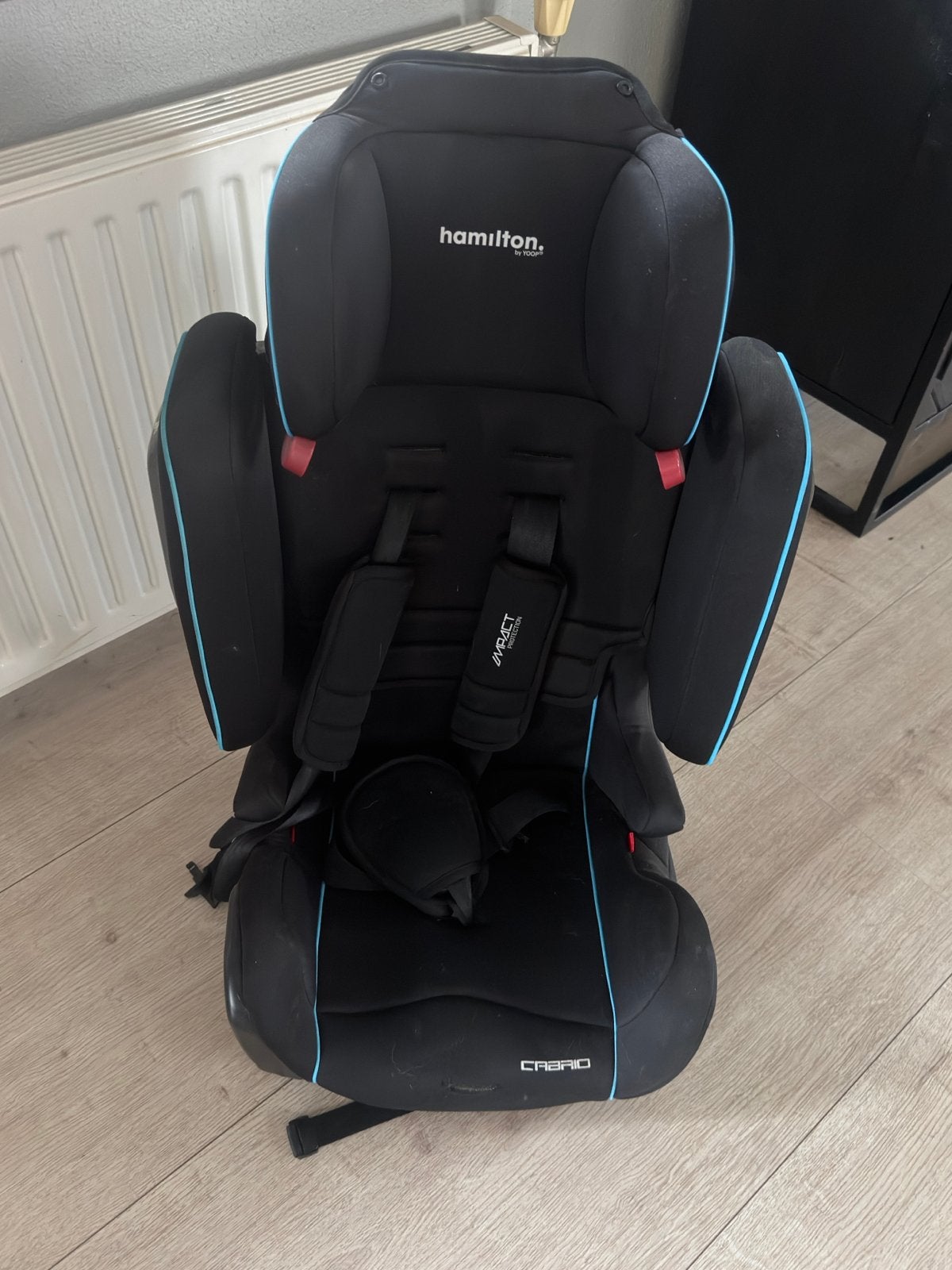 Hamilton Cabriofix autostoel - Zwart met blauwe accenten, Kinderen en Baby's, Autostoeltjes, Verstelbare rugleuning, 9 t/m 36 kg
