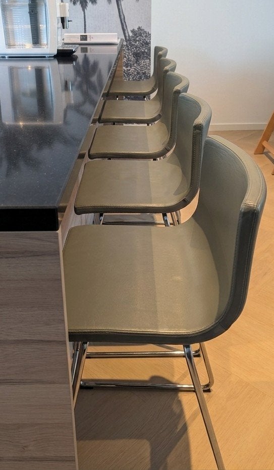 Set van 5 groene barkrukken, Ophalen, Met voetsteun, 60 tot 90 cm, Leer