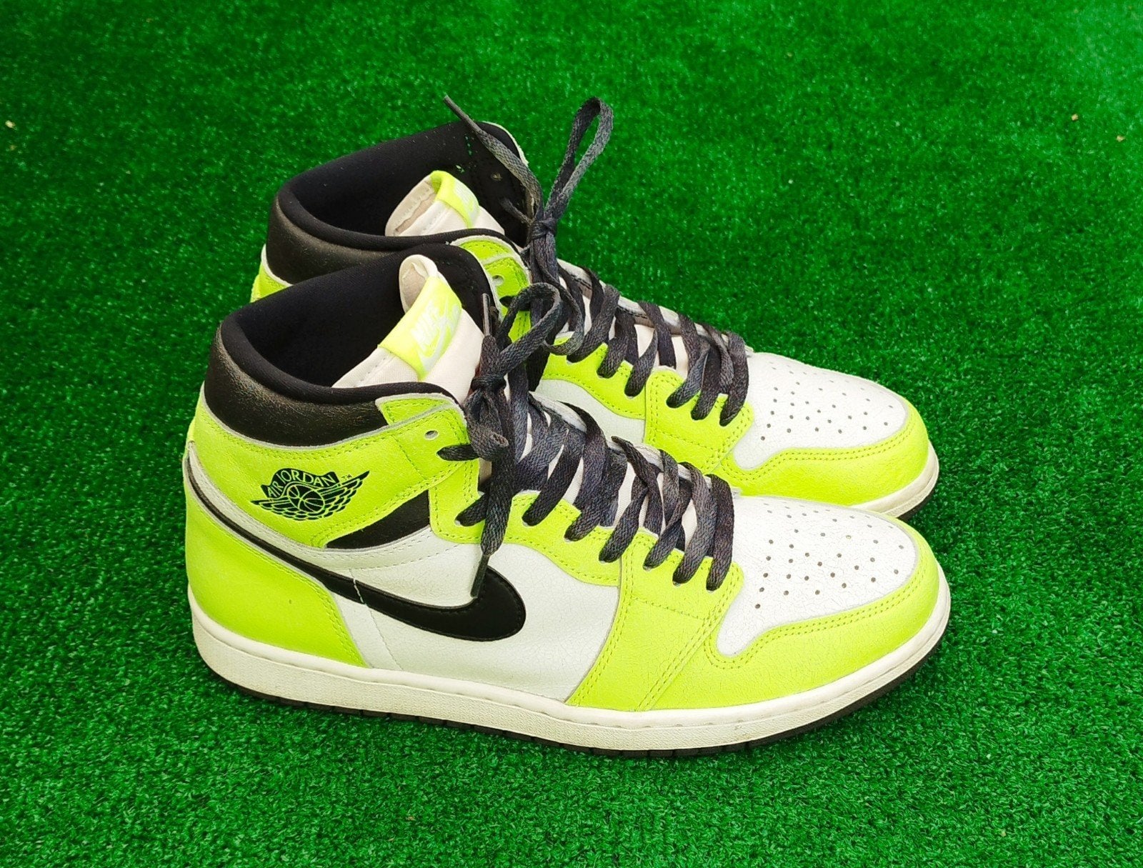 Nike Air Jordan 1 Mid SE 'Volt' - Maat 44.5, Overige kleuren, Nike Inc., Nike, Ophalen of Verzenden