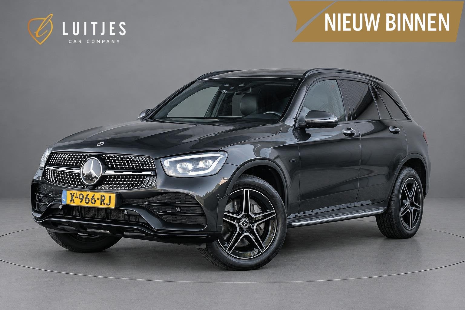 Mercedes-Benz GLC-klasse 300e 4MATIC AMG Pano-dak|Burmester|, Auto's, Automaat, Dealer onderhouden, 14 kWh, Gebruikt
