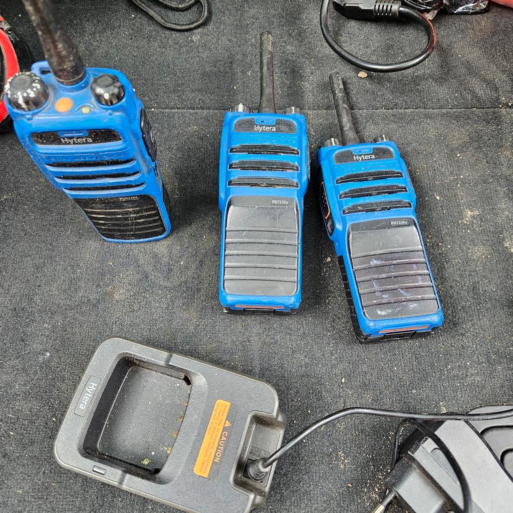 Hytera atexPortofoons met Oplader - Set van 3 nieuwe accus, Ophalen of Verzenden, Gebruikt, 2 to 5 km, Portofoon of Walkie-talkie