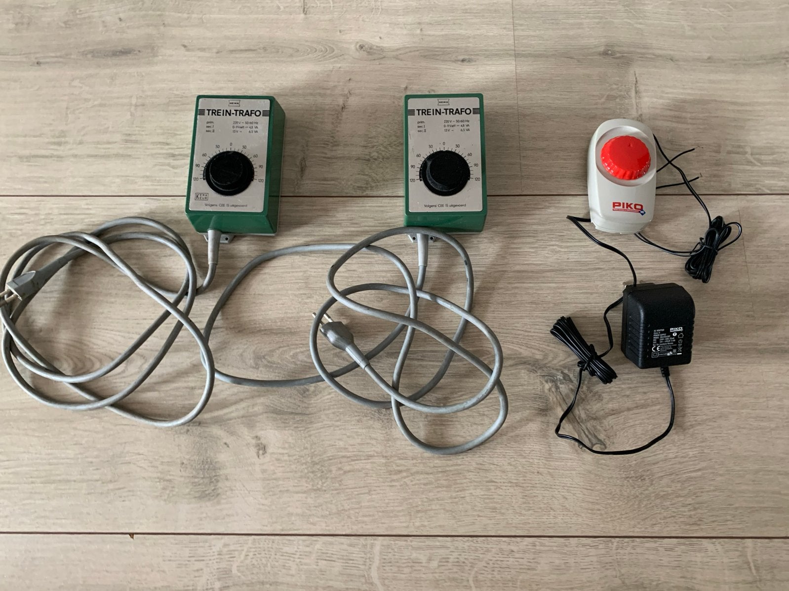 3 gebruikte modelbouw transformatoren (analoog, DC), Transformator of Voeding, Gebruikt, Gelijkstroom, Ophalen of Verzenden