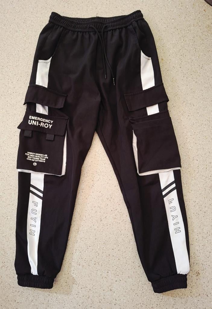 Stoere zwarte broek met grote zaken 152 m, Ophalen of Verzenden, Zo goed als nieuw, Jongen of Meisje, Broek
