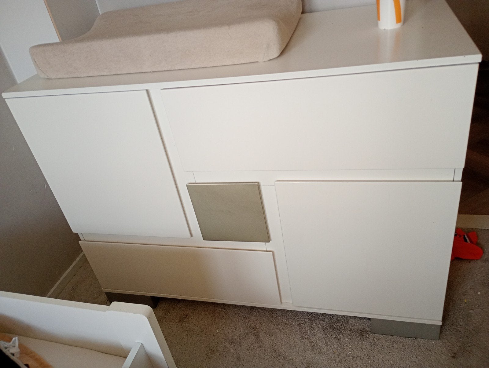 Complete Babykamer: Ledikant, Commode en Kledingkast, Ophalen, Zo goed als nieuw, Jongetje of Meisje