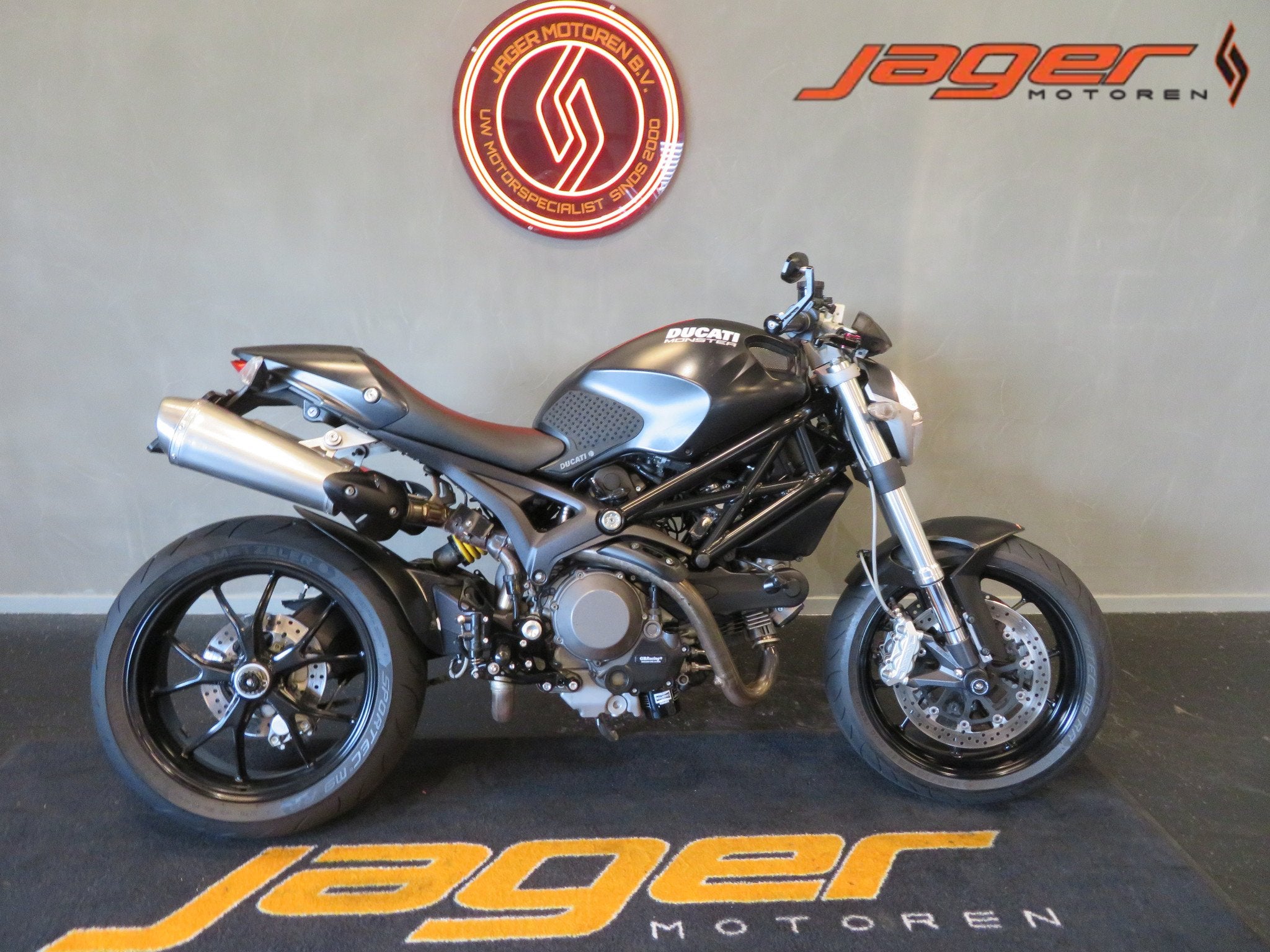 Ducati MONSTER 1100 SPORT DEMPERS GAAF! (bj 2009), Motoren, Motoren | Ducati, Bedrijf, Naked bike