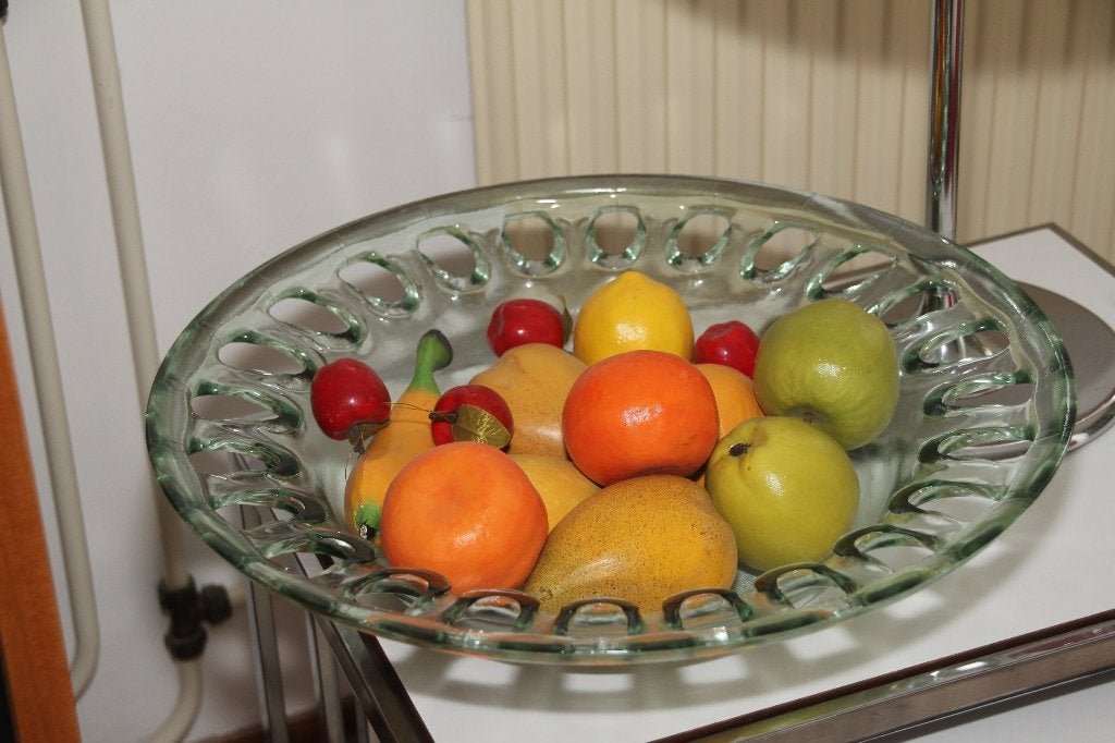 Ronde opengewerkte glazen fruitschaal, Ophalen of Verzenden, Zo goed als nieuw