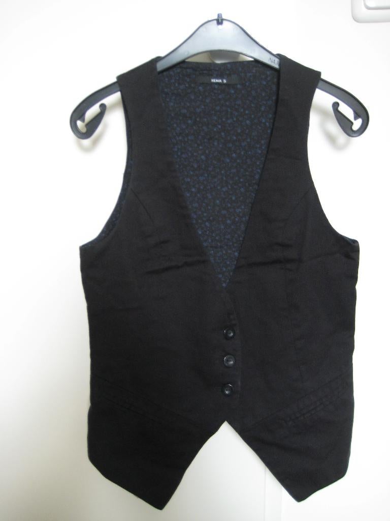 Hema zwart gilet maat S gebloemde binnenkant 100% katoen, Kleding | Dames, Bodywarmers, Zwart, Ophalen of Verzenden, Zo goed als nieuw