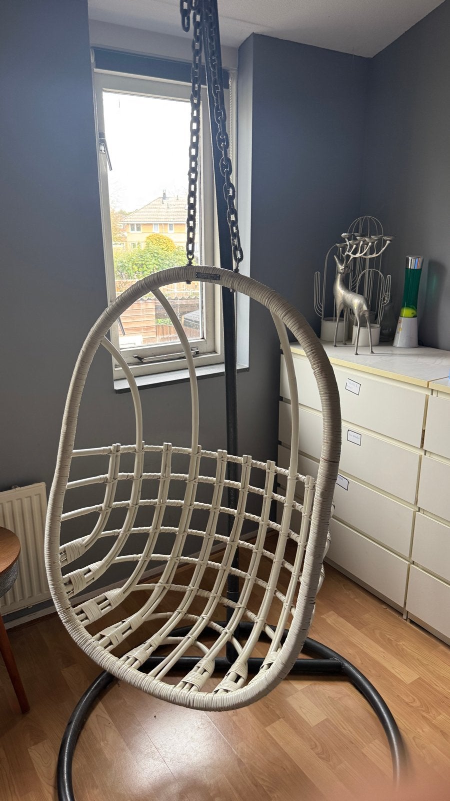 Sissy-Boy hangstoel met standaard, Huis en Inrichting, Ophalen, Gebruikt, Wit, Metaal