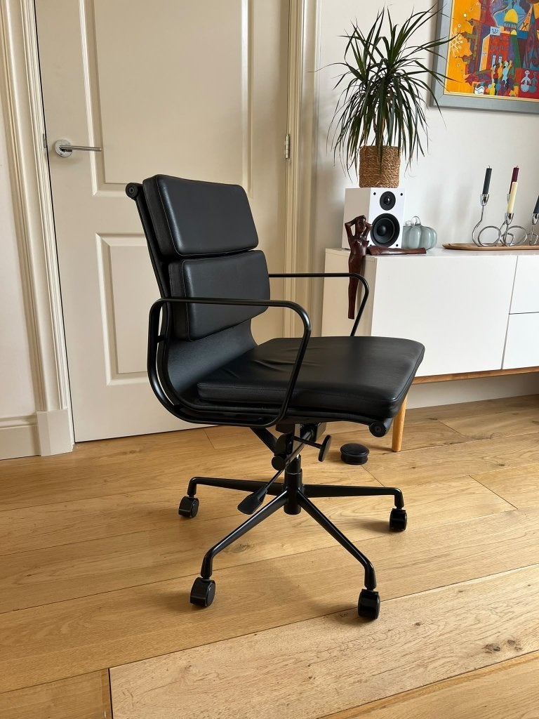 Vitra Eames EA217 REPLICA - zwart leer en onderstel, Ophalen, Zo goed als nieuw, Zwart, Bureaustoel