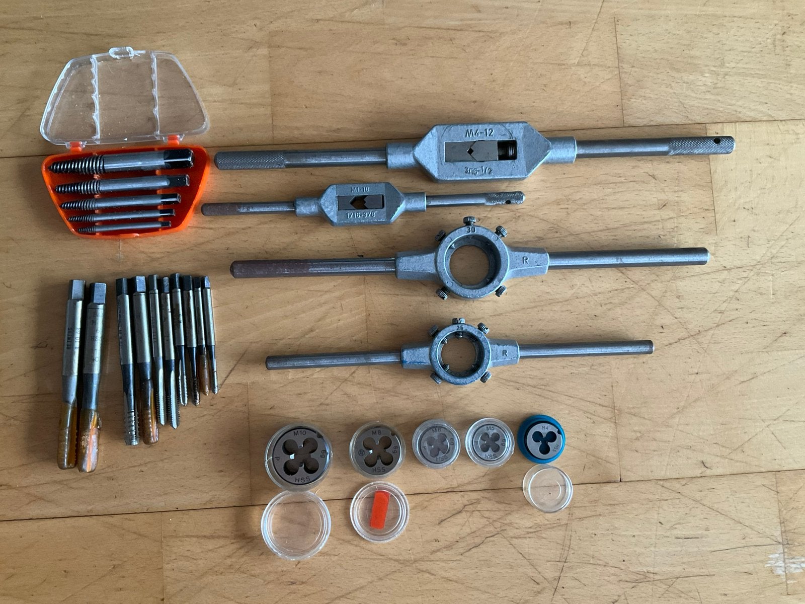 Draadsnij- en tapset,  M4-M10,  deels nieuw, Doe-het-zelf en Verbouw, Gereedschap | Handgereedschap, Ophalen of Verzenden, Gebruikt