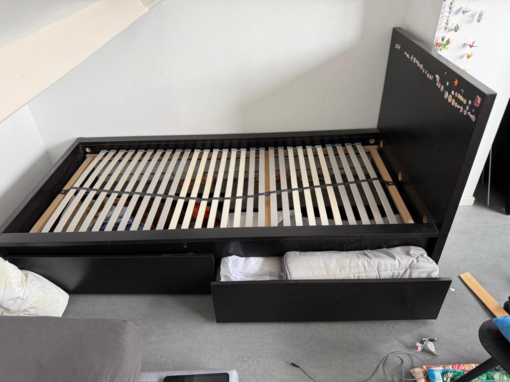 Bed met lades, Ophalen, Gebruikt, Eenpersoons, Hout