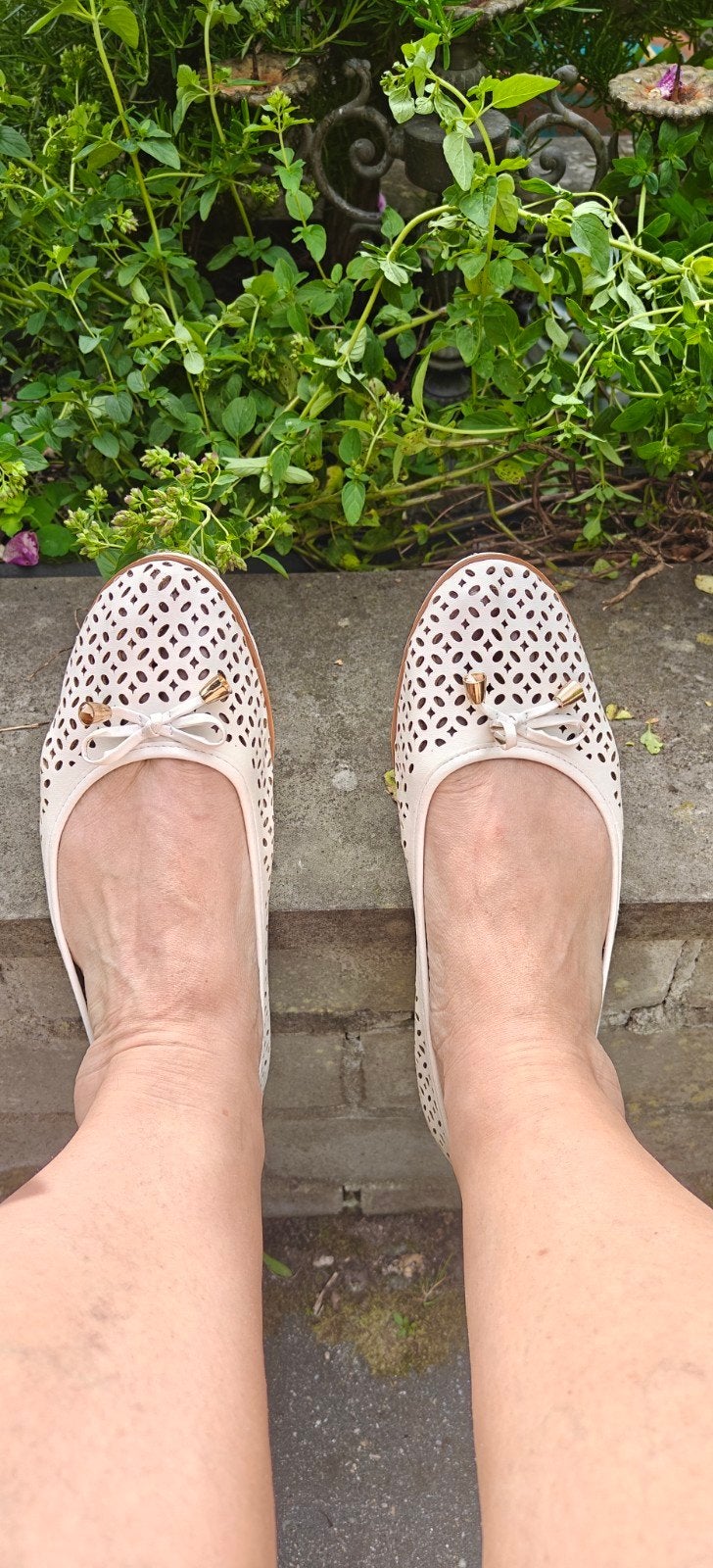 Witte lasercuts flatjes, ballerina instappers maat 41, Kleding | Dames, Ophalen of Verzenden, Zo goed als nieuw, Wit