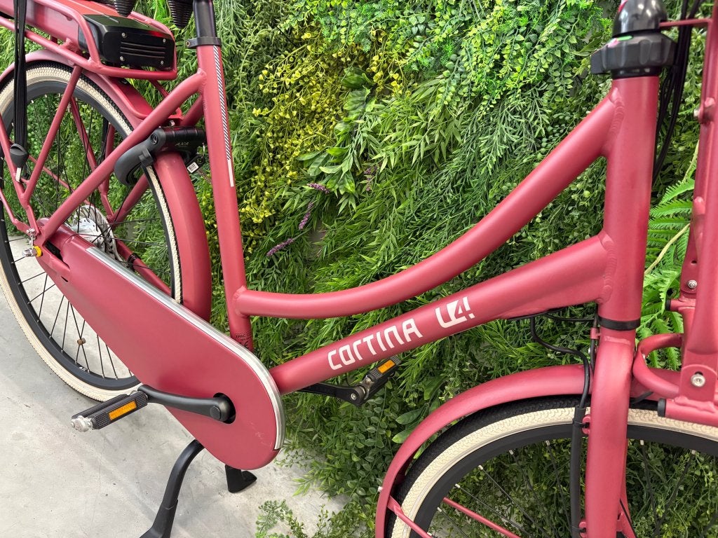 Foto 3 van Cortina E-U4 Transportfiets | 300Wh | Slechts 2090km | 57cm