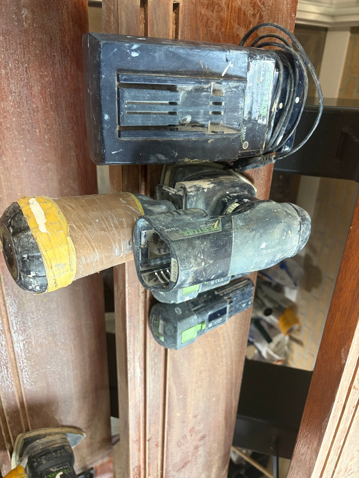 Festool schuurmachine met accu, lader en stofkap, Ophalen of Verzenden, Gebruikt, Minder dan 600 watt, Overige typen