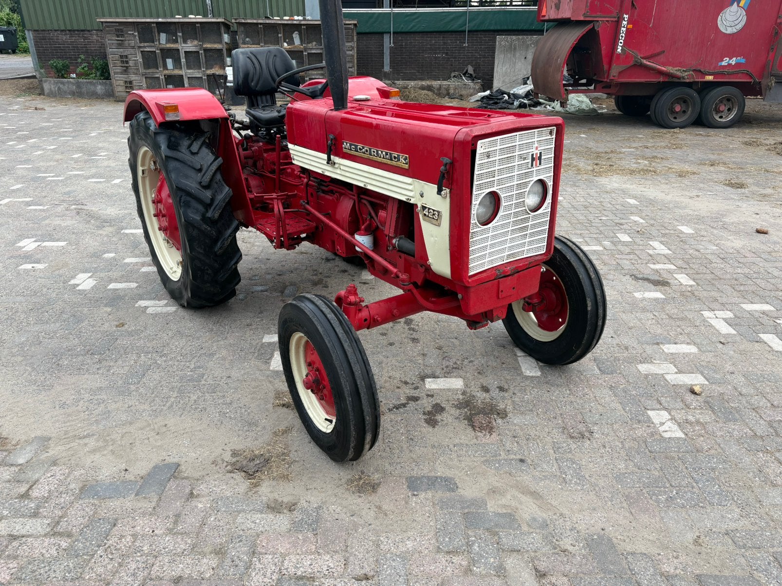 International 423, Ophalen