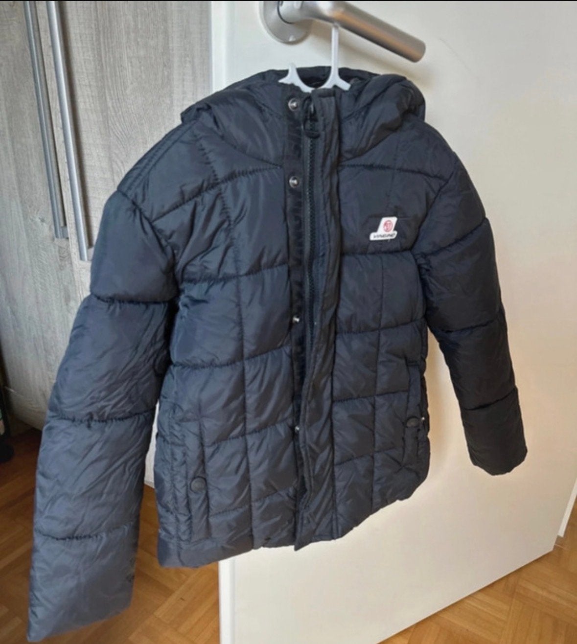 Vingino winterjas / ski jas maat 116 zwart, Kinderen en Baby's, Ophalen of Verzenden, Gebruikt, Jongen of Meisje, Jas