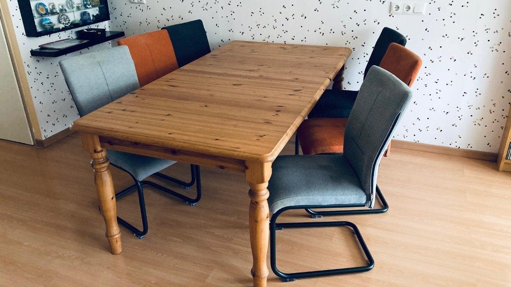 Massief grenen eettafel (uitschuifbaar) + 4 designstoelen, Huis en Inrichting, Ophalen, Gebruikt, 200 cm of meer, 50 tot 100 cm