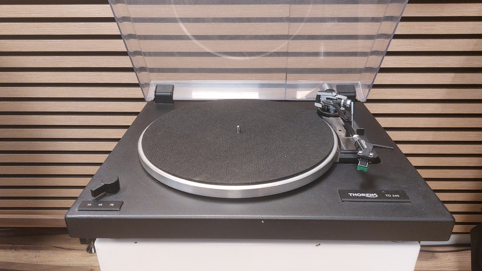 Thorens  TD240-2, Ophalen, Vinylstraat 69, Gebruikt, Automatisch