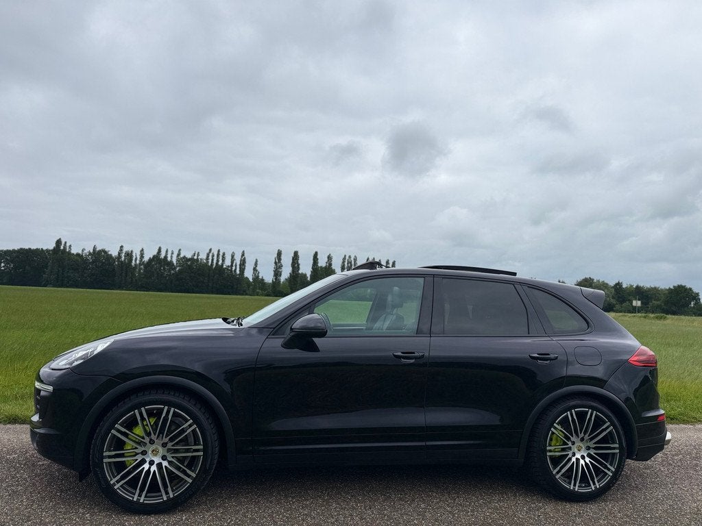 Porsche Cayenne 3.0 S E-Hybrid Pano Xenon-LED dealer ond, Auto's, Porsche, Automaat, Gebruikt, 2995 cc, Bedrijf