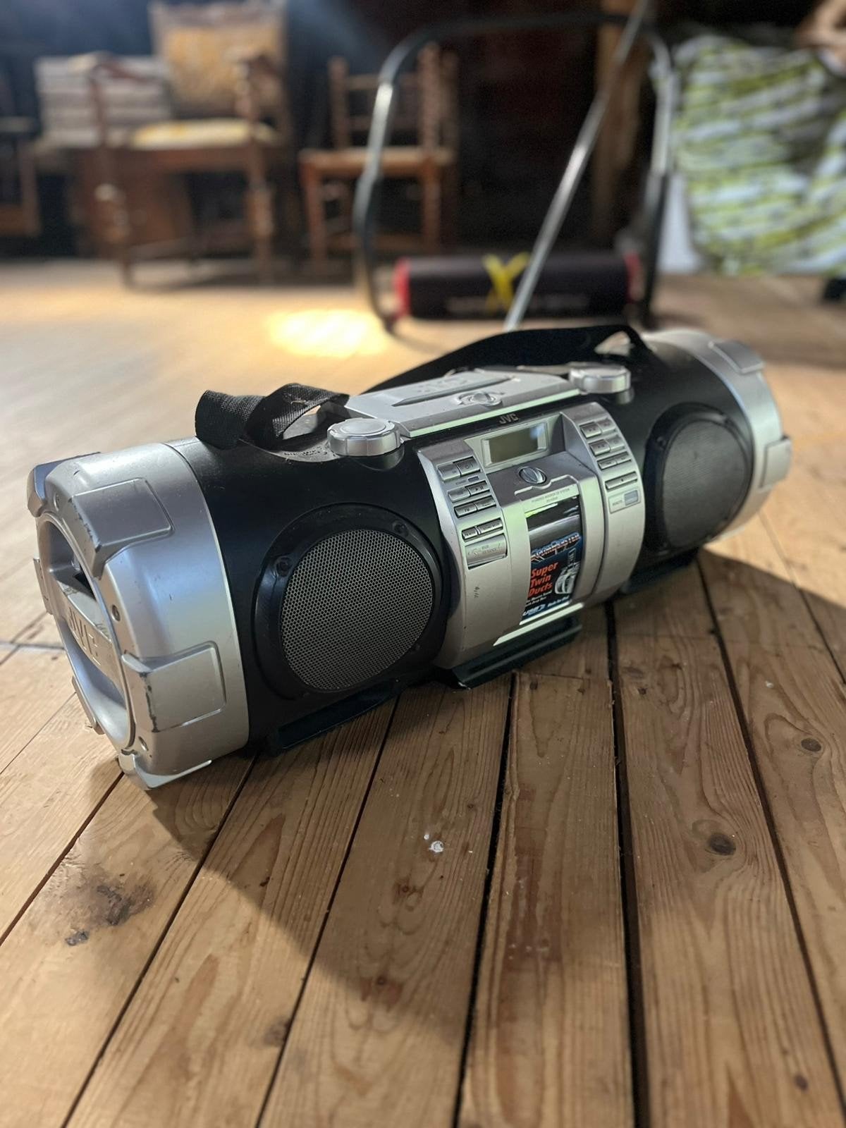 JVC Boomblaster RV-NB50 met CD-speler en iPod-dock, Ophalen of Verzenden, Gebruikt, Radio, Met cd-speler