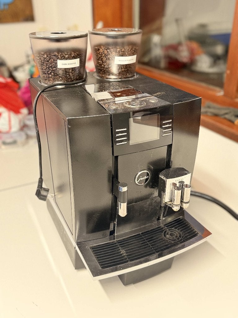 Jura GIGA X8c Professional koffiemachine Volautomaat, Witgoed en Apparatuur, Koffiezetapparaten, Ophalen, Afneembaar waterreservoir