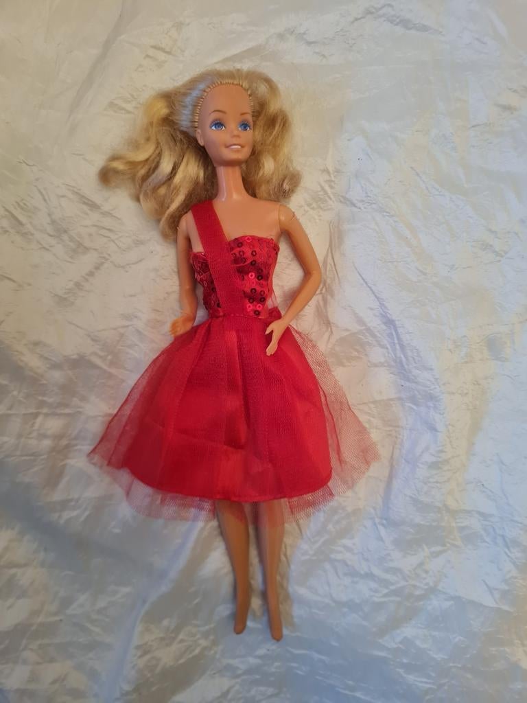 Vintage Barbie Pop van Mattel in Rode Jurk, Ophalen of Verzenden, Gebruikt, Pop
