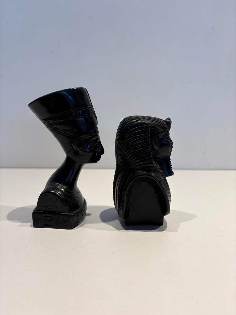 Set van 2 Egyptische beeldjes: Nefertiti en Toetanchamon, Verzamelen, Beelden en Beeldjes, Gebruikt, Mens, Ophalen of Verzenden