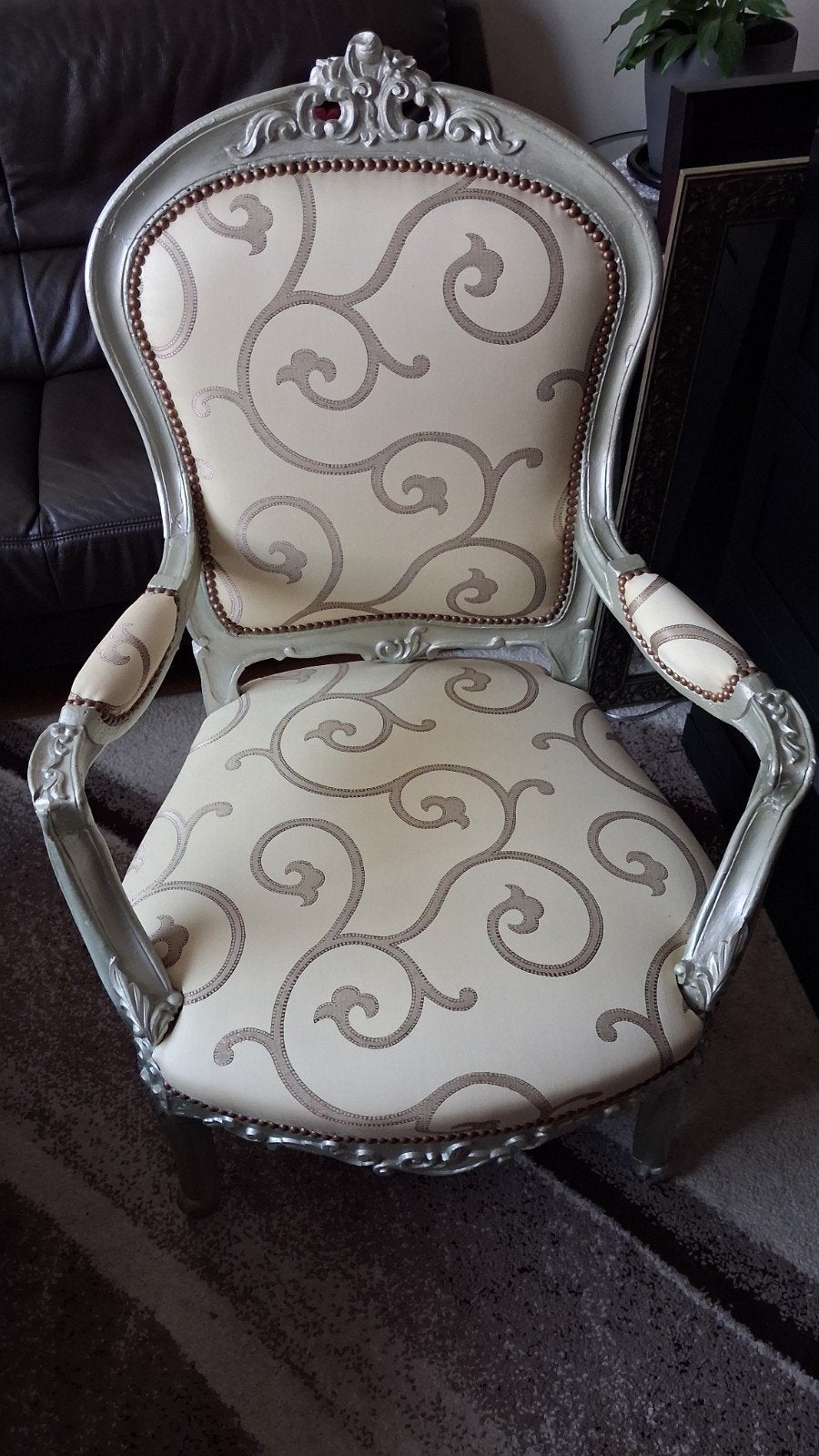 Elegante Barok Fauteuil - Zilverkleurig met Patroon, Antiek en Kunst, Antiek | Meubels | Stoelen en Banken, Ophalen