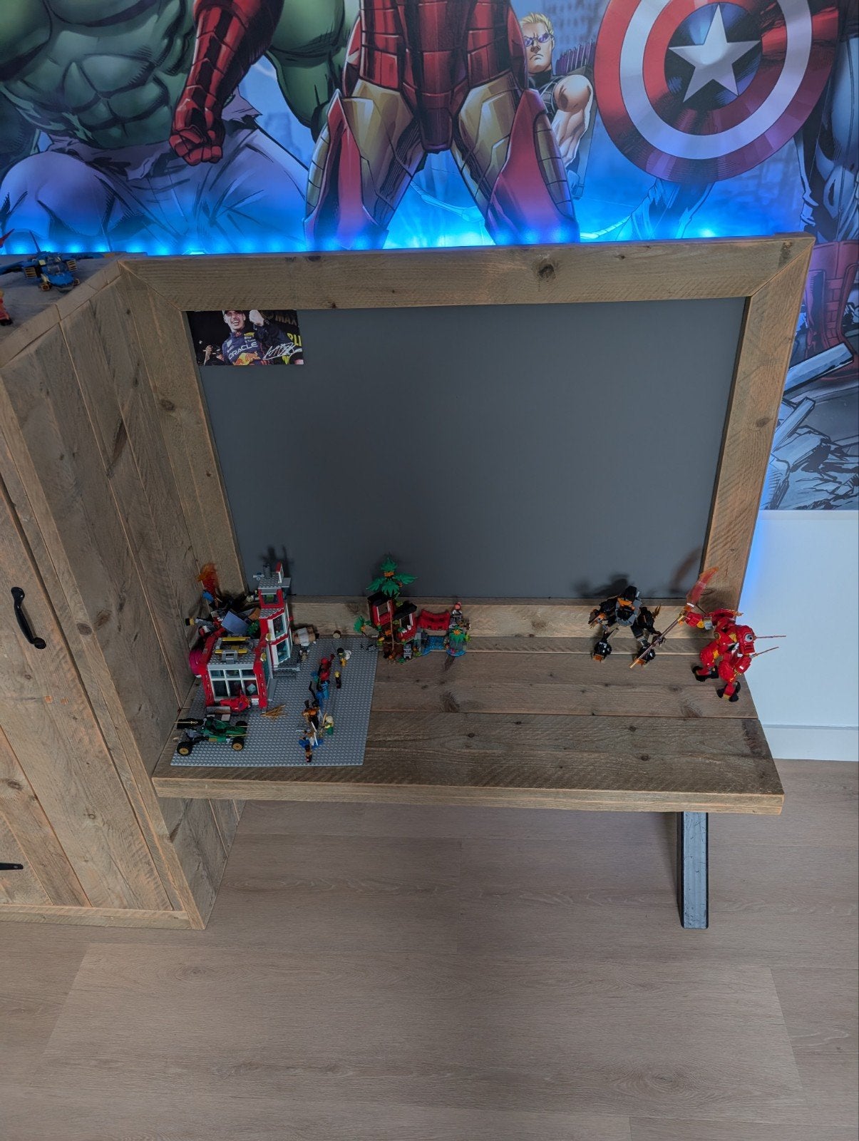 Foto 8 van kindermeubel kast steiger hout kinderbureau kind legoplaat