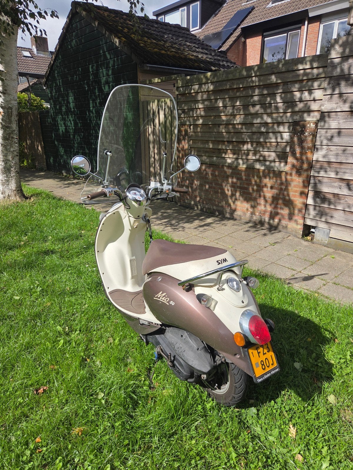 SYM Mio 50 Scooter - geel kenteken, Ophalen, Gebruikt, SYM, Benzine