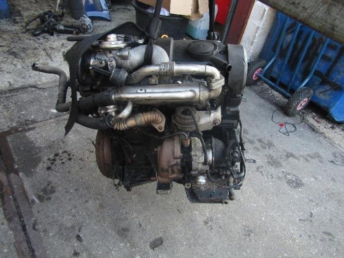 Motor van een Volkswagen Passat, Gebruikt, -, -, -