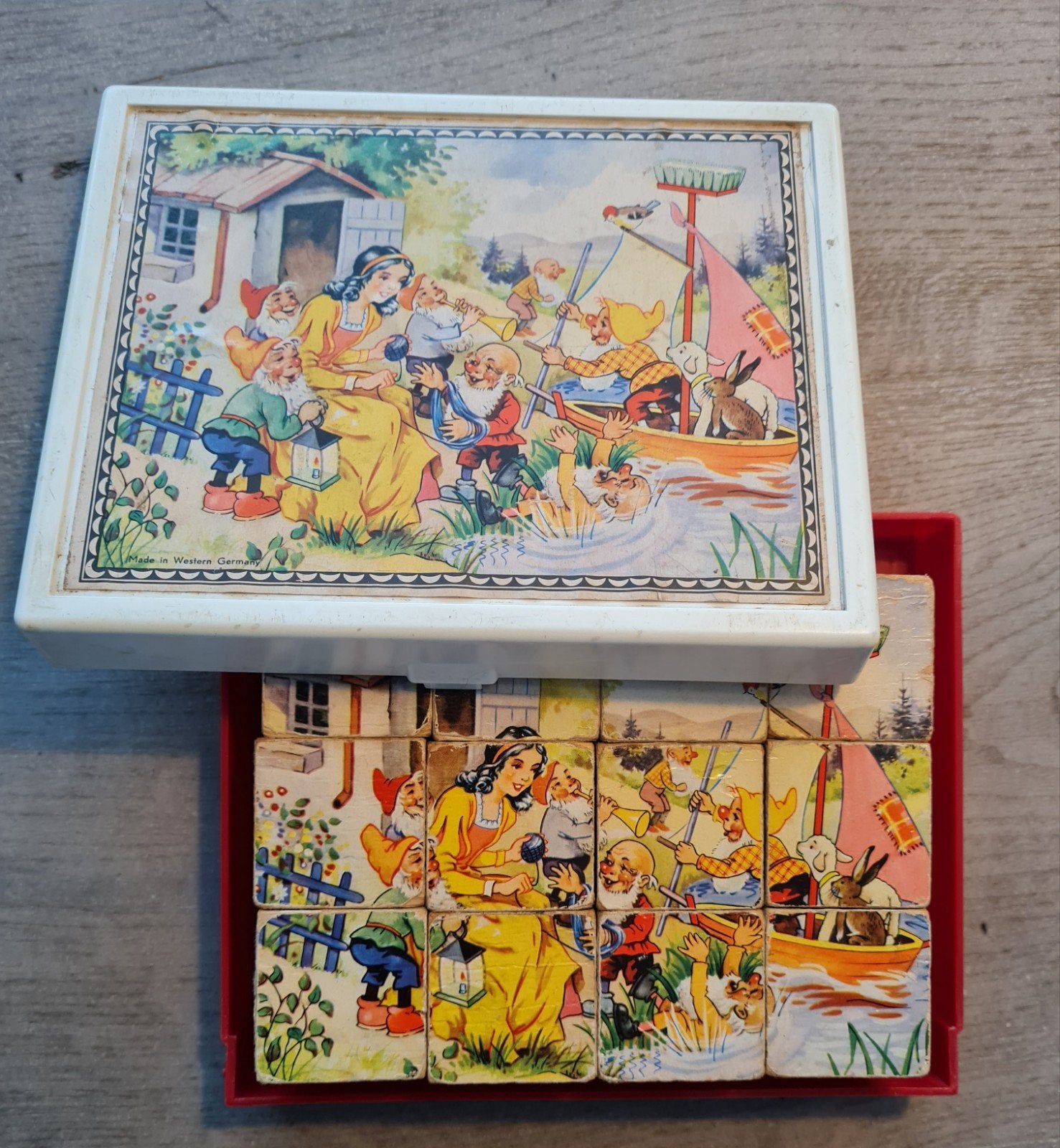 Vintage blokken puzzel met 5 sprookjes o.a. sneeuwitje, Ophalen of Verzenden